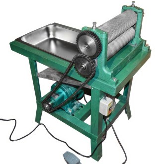 Elektrische Trennwandpresse mit Tisch